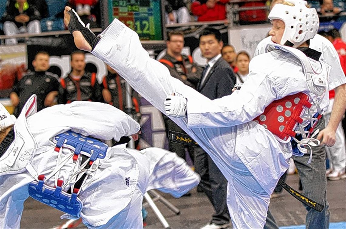 Tamara Nothaft (re.) verbannt bei den Bavaria Open eine Verletzung endgültig aus dem Kopf und feiert den 62. Turniersieg ihrer Laufbahn. Im September wartet die Jugend-EM. Fotos: privat