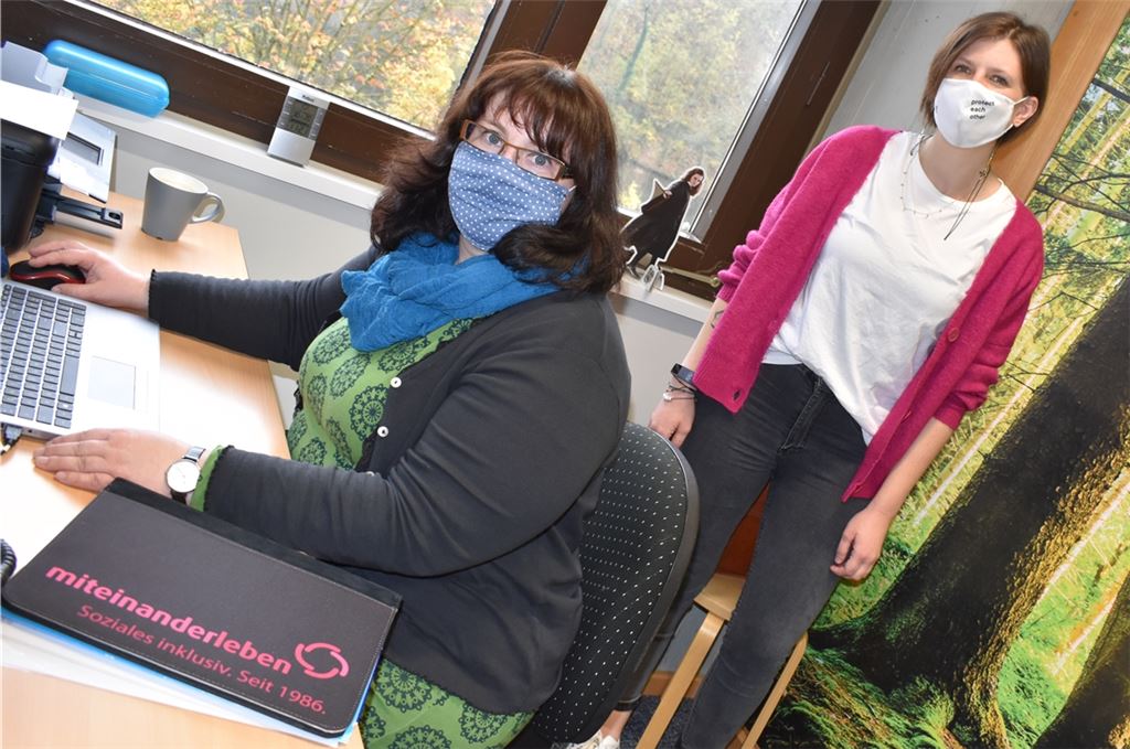 Tanja Gregori (li.) und Sabrina Truckses bilden das Schulsozialarbeiterinnen-Tandem am Theodor-Heuss-Gymnasium. Auch während der Corona-Pandemie haben sie viel zu tun.Bischoff-Krappel