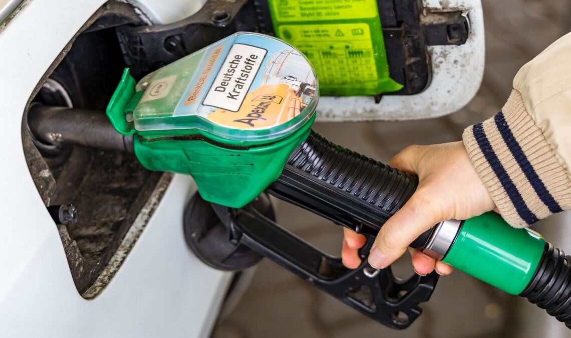 Tanken in Polen ist deutlich günstiger als in Deutschland. (Archivbild)