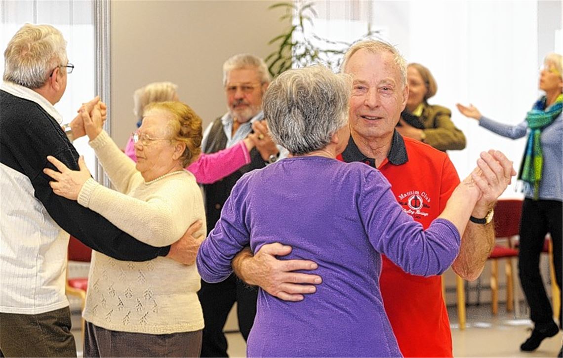 Tanzen als Therapie: Im Beratungszentrum Consilio bietet ein neues Angebot Demenzkranken die Möglichkeit, ihre Krankheit bei bekannten Melodien ein Stück weit zu überwinden.