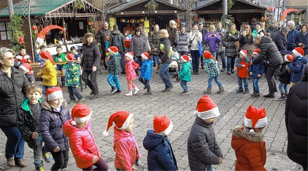 Kinder sorgen für Weihnachtsstimmung