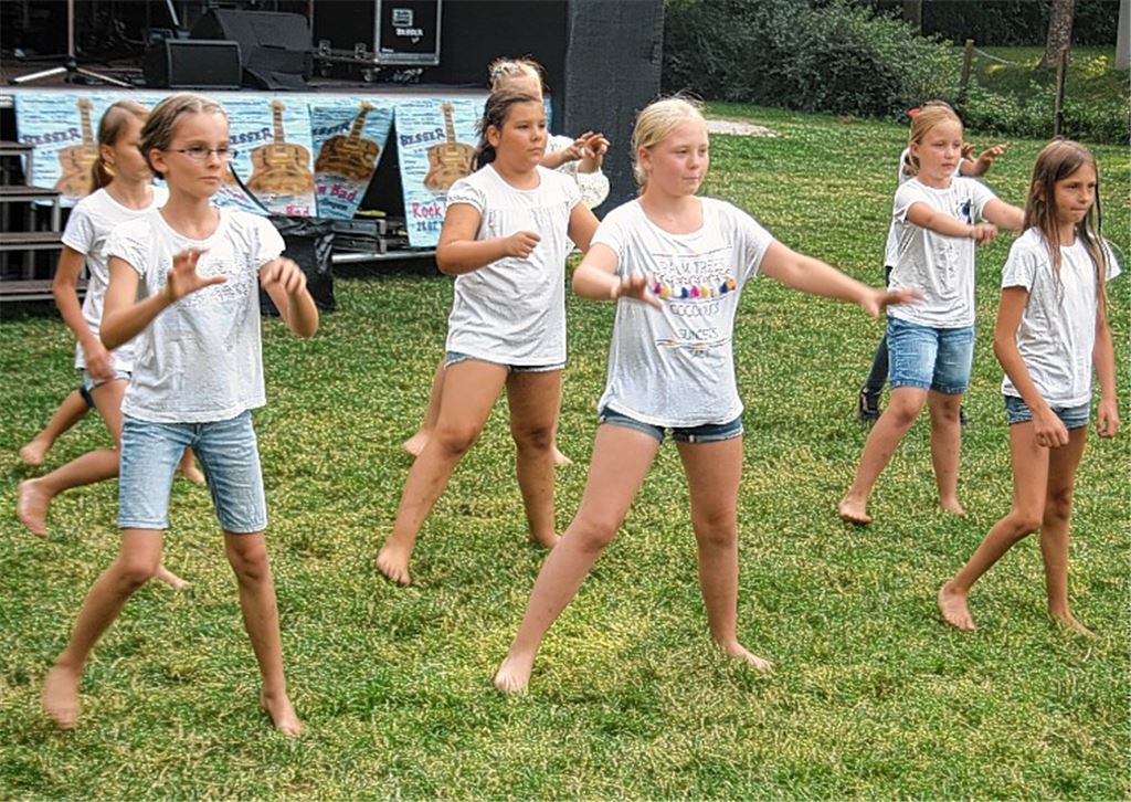 Tanzen, rocken und baden in Knittlingen