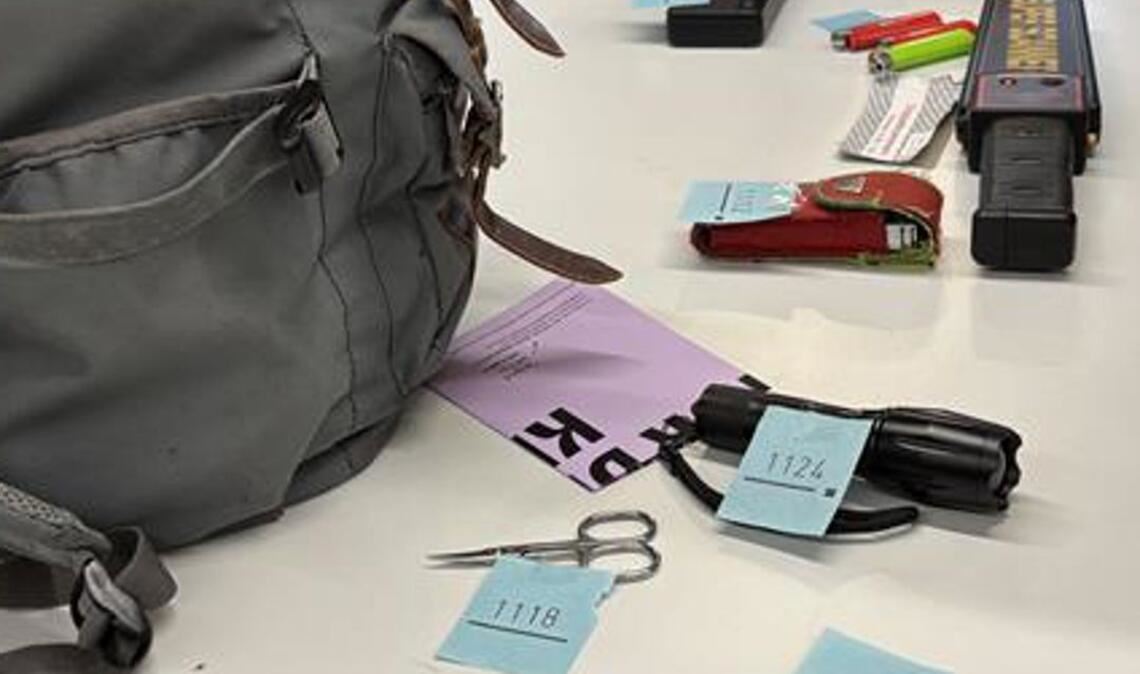 Taschenmesser, Nagelschere - bei der Taschenkontrolle fliegen diese Gegenstände raus