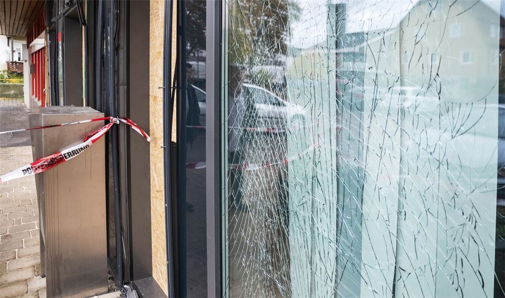 Tatort Wiernsheim: Hier knallt es in der Nacht auf den 11. November 2023. Foto: Fotomoment