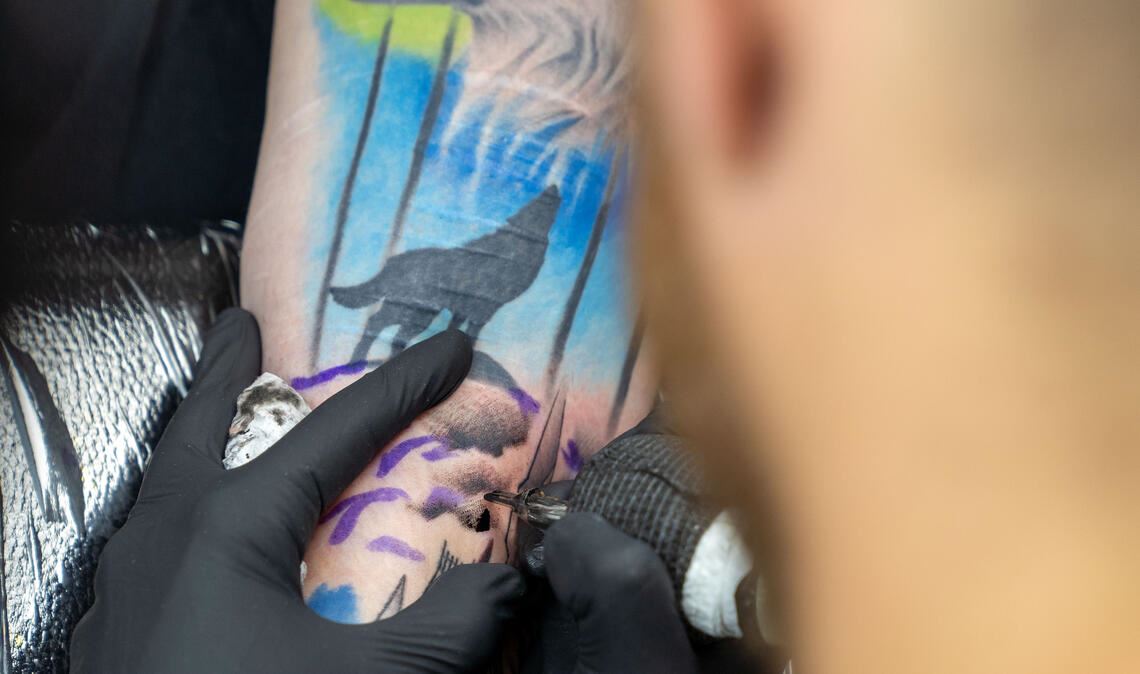 Tattoos sind Geschmackssache –und ab und an auch Streitthema. Symbolfoto: Archiv