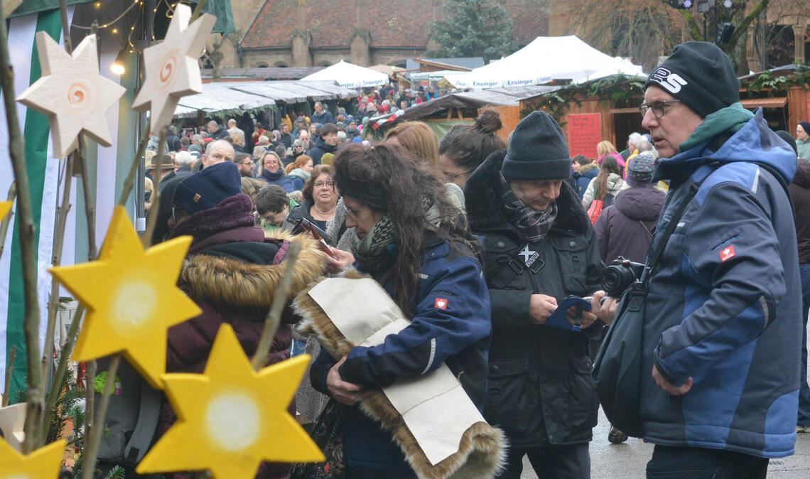Tausende Menschen kommen zum Maulbronner Weihnachtsmarkt in den Klosterhof und nehmen dafür teils lange Anreisewege auf sich. Fotos: Stahlfeld