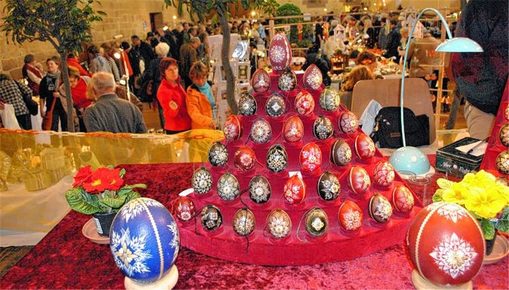 Tausende von Besuchern kommen an zwei Tagen zum 13. Ostereiermarkt in die Maulbronner Stadthalle. 