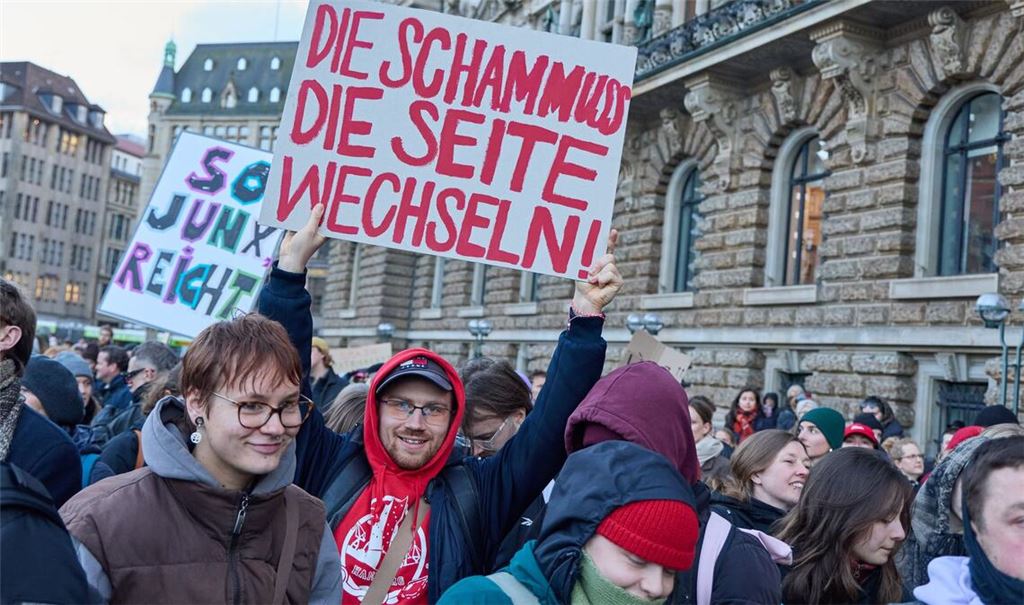 Tausende von Menschen gingen in den vergangenen Tagen auf die Straße, um für den Schutz von Frauen vor häuslicher und digitaler Gewalt zu demonstrieren. (Archivfoto)
