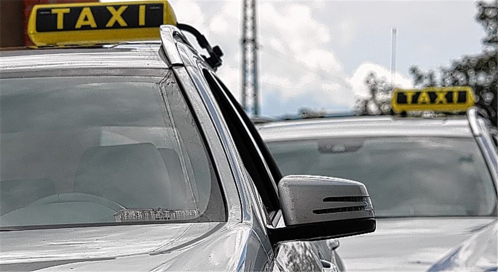 Taxifahrer berichten: Pöbeleien vor allem von jüngeren Fahrgästen häufen sich immer mehr. 