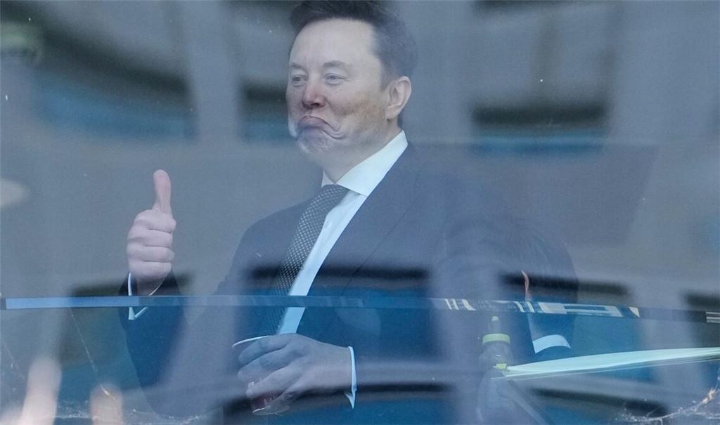 Tech-Milliardär Elon Musk wurde als Zeuge im Prozess um seine Klage gegen OpenAI-Mitgründer Sam Altman befragt.