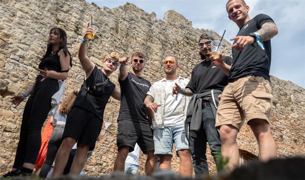Techno-Fans haben in der Löffelstelz ihren Spaß und tanzen bis in die Nacht. Foto: Fotomoment