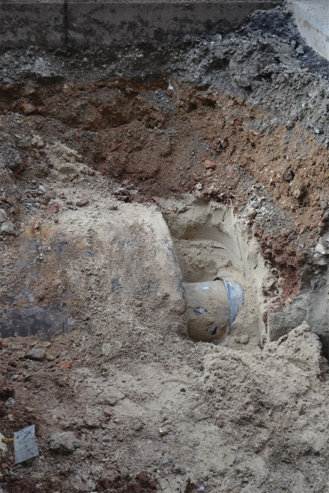 Einsatz in Pforzheim: „Bombe“ erweist sich als Rohrleitung 910_0008_169717_myro_Vermeintliche_Bombe_Pforzheim_3
