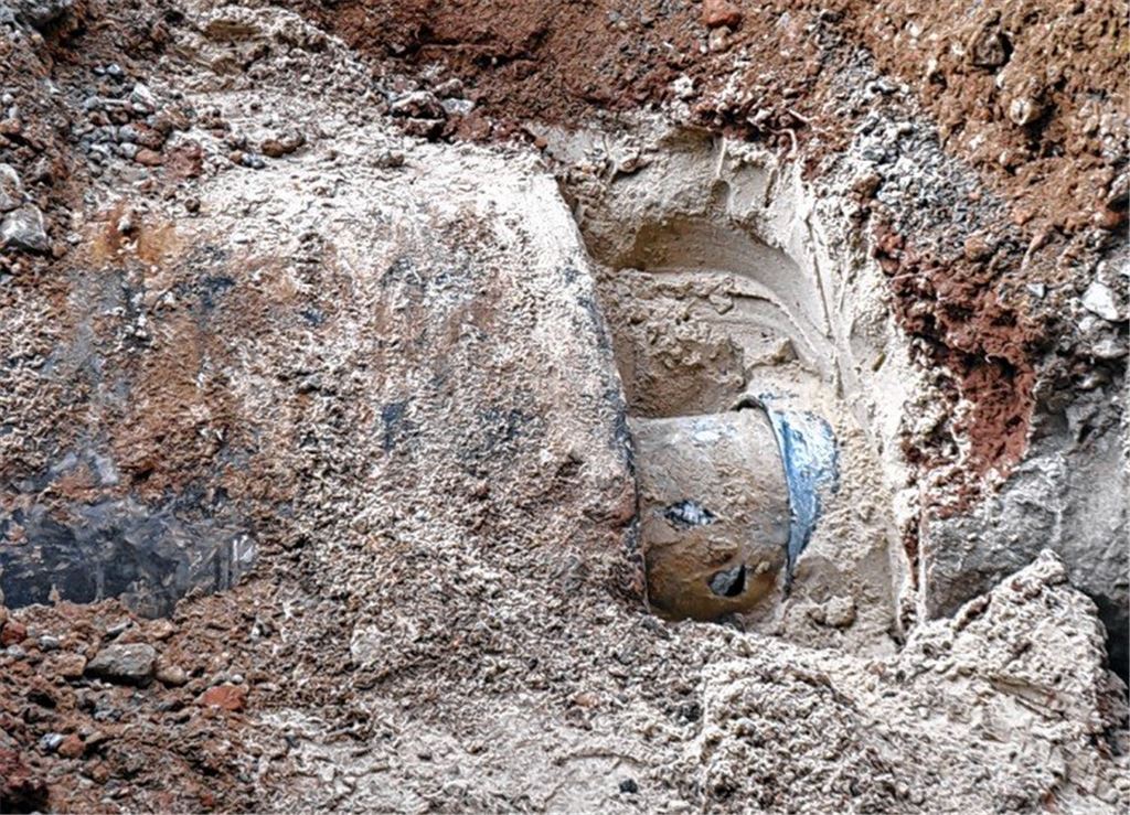 „Bombe“ erweist sich als Rohrleitung