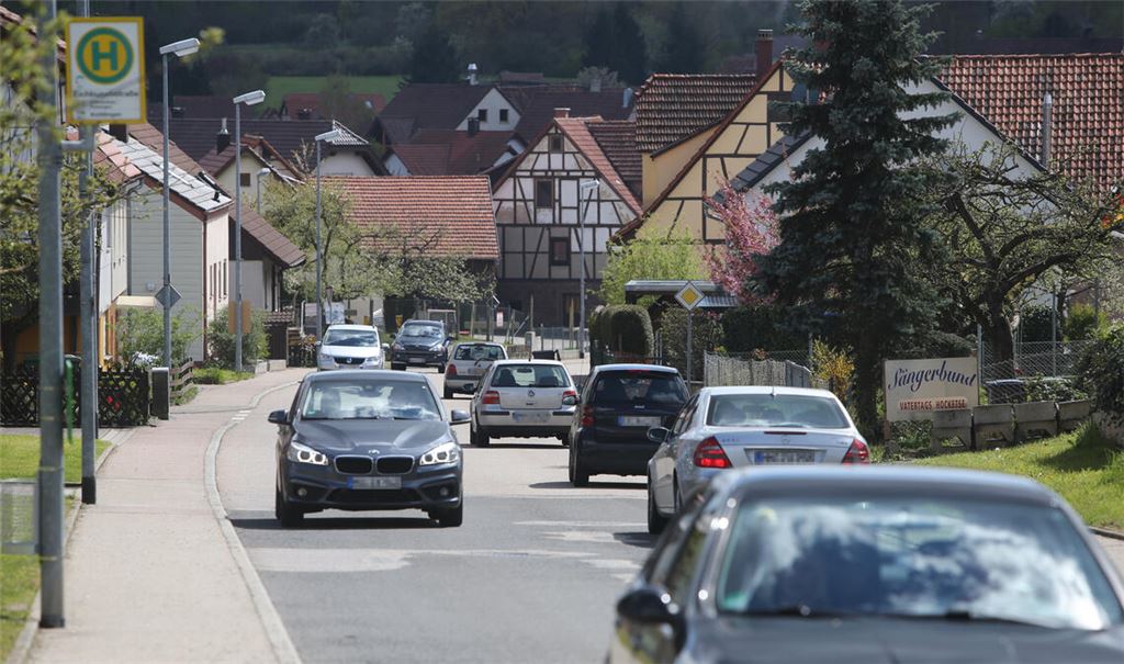 Teile des Maulbronner Gemeinderats plädierten in der Vergangenheit vergeblich für Tempo 30 auf der Diefenbacher Straße in Zaisersweiher. Jetzt rückt dieser Wunsch aufgrund einer Gesetzesänderung auf Bundesebene in greifbare Nähe. In der Klosterstadt ist der neue Lärmaktionsplan die Grundlage für eine Umsetzung von Maßnahmen.Foto: Archiv/Disselhoff