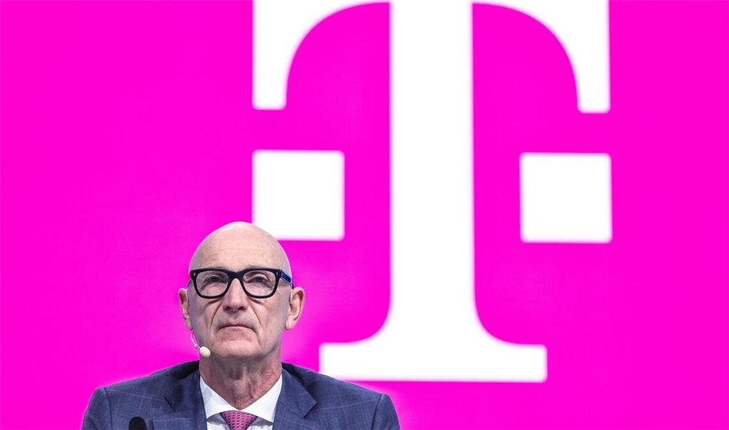 Telekom-Chef Tim Höttges geht auf Kuschelkurs zu US-Technologieriesen.