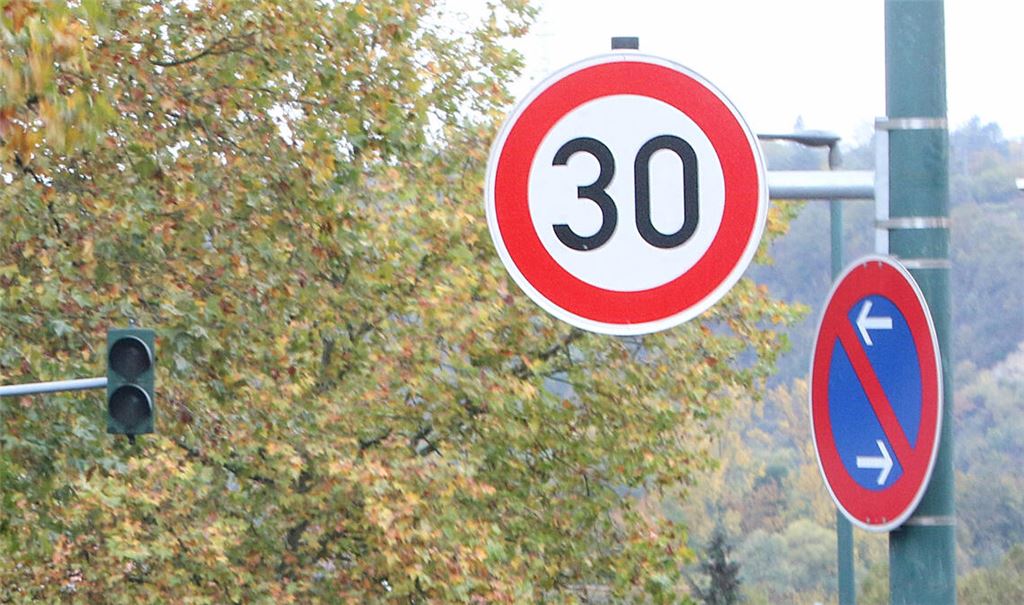 Tempo 30, wie hier an der B10 in Mühlacker, wünschen sich in der Region viele Städte und Gemeinden. Foto: Archiv