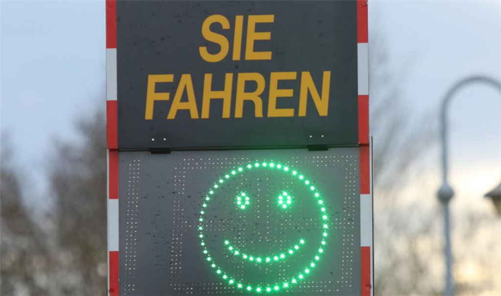 Tempodisplay an der Danziger Straße.