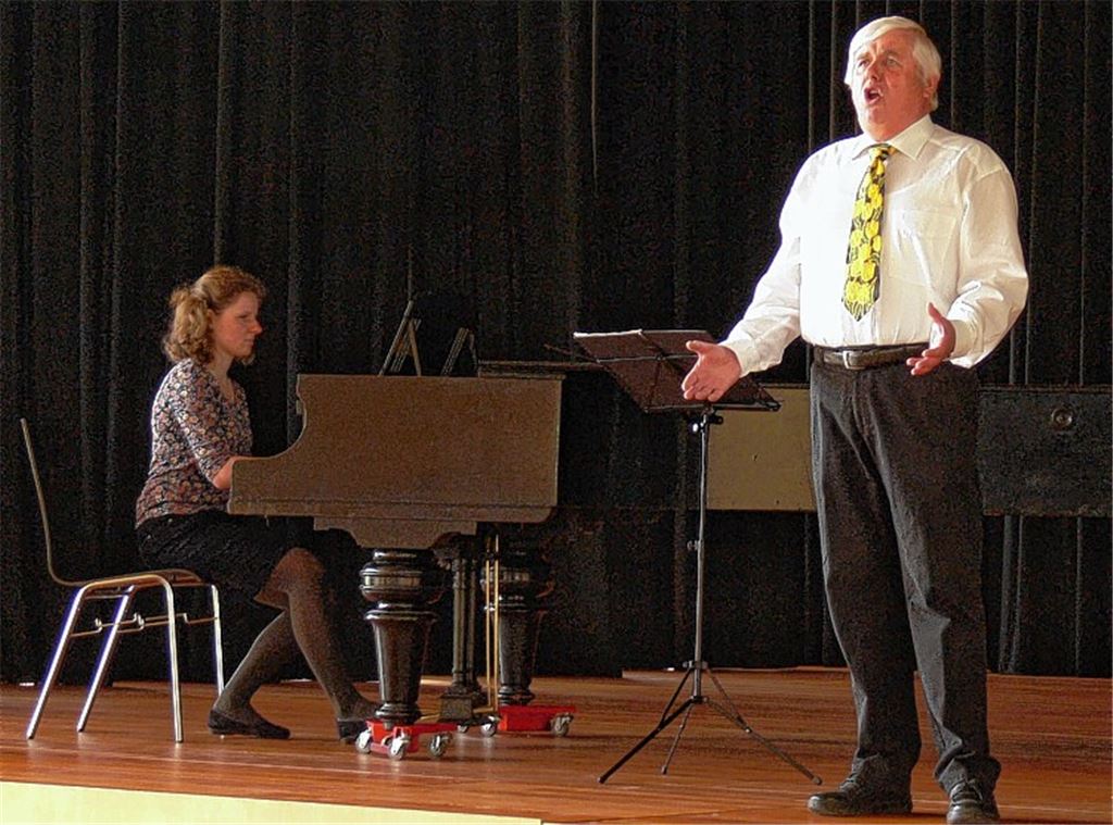 Senioren genießen Gemeinschaft und Musik