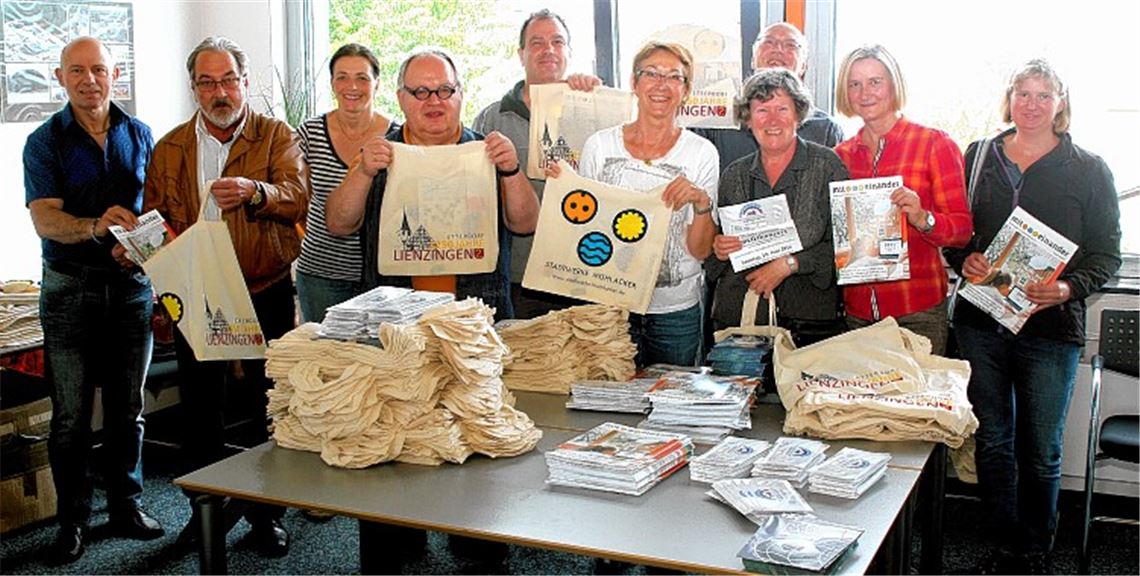Jubiläumstaschen gepackt Jubiläumstaschen gepackt