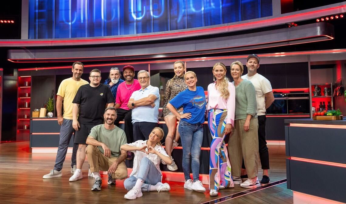 The Taste - Promis am Löffel: Elmar Paulke, Paul Schütz, Andreas Hoppe, Simon Pearce, Jan Hofer, Melody Haase, Jeanette Biedermann, Jenny Elvers, Martina Voss-Teckleburg, Ben Blümel, Jochen Schropp und Kathrin Menzinger