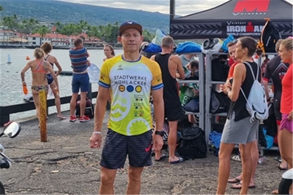 Thomas Fritsch am Ironman-Schwimmeinstieg am Pier in Kona.
