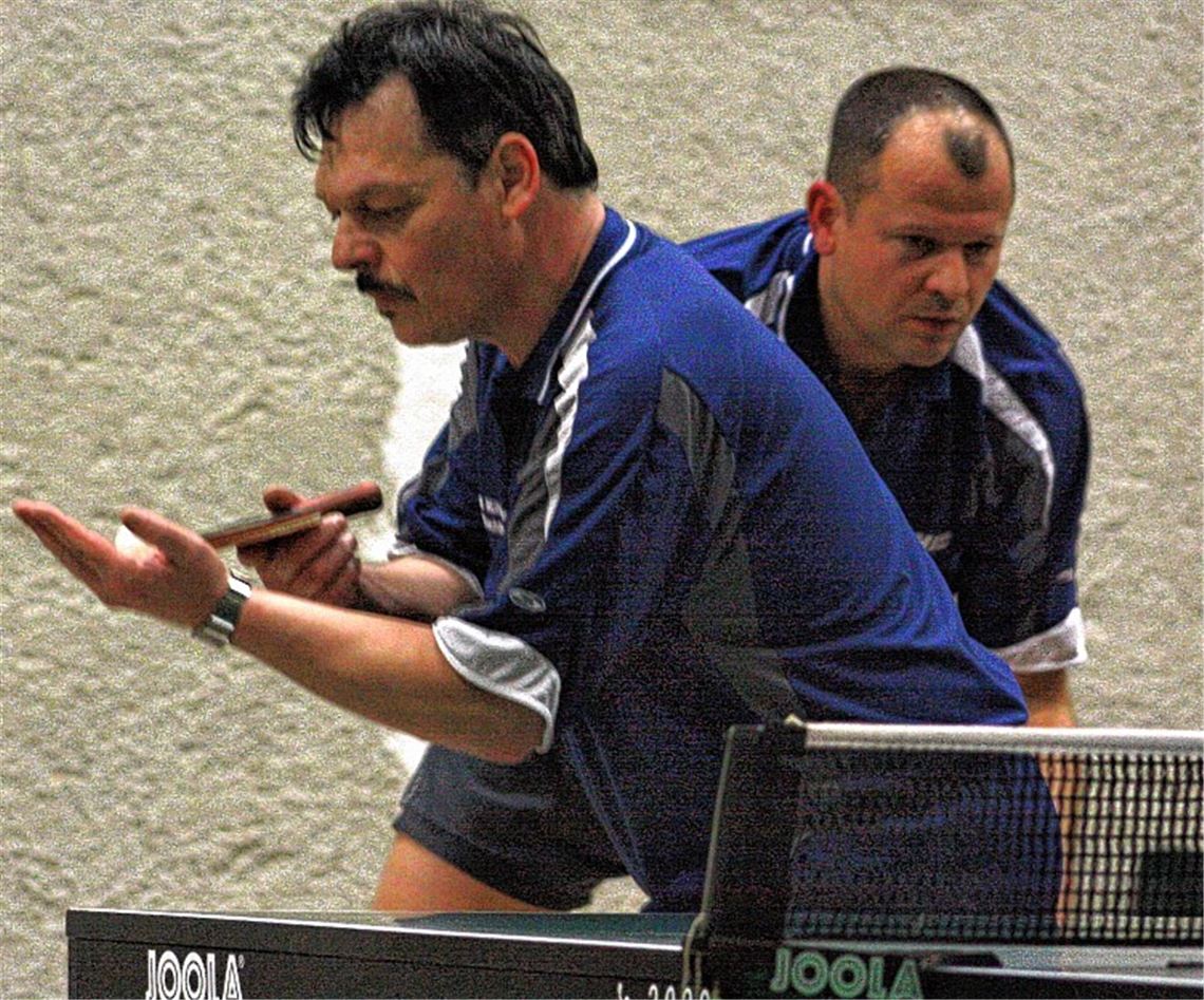 Thomas Graf (li.) und Ralf Lamprecht bildeten seit langem eine Doppelpaarung bei der TTA 08 Mühlacker. Sie jeweils mit anderem Partner spielen zu lassen, hat sich gegen den TTC Oberderdingen nicht ausgezahlt. Archivfoto: Westermann