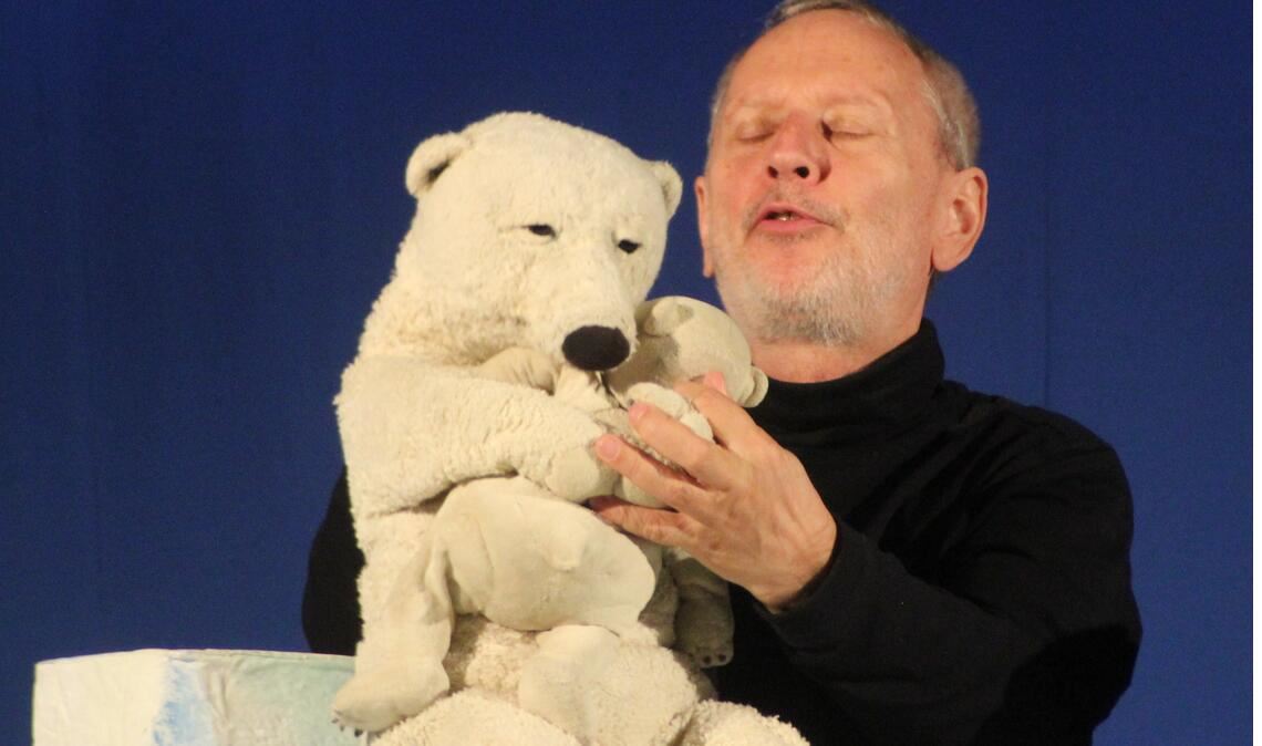 Thomas Hänsel bewegt Lars. Foto: Gießler