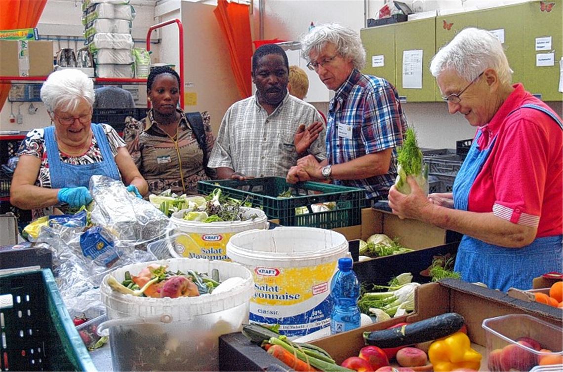 Gäste aus Tansania im Tafelladen