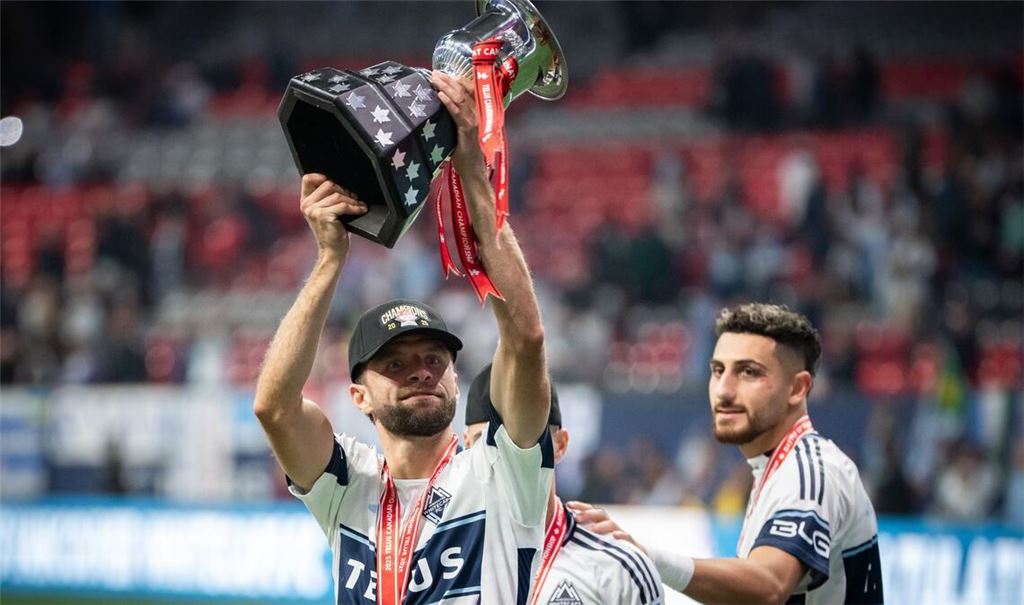 Thomas Müller (l) gewann mit den Vancouver Whitecaps die kanadische Meisterschaft.