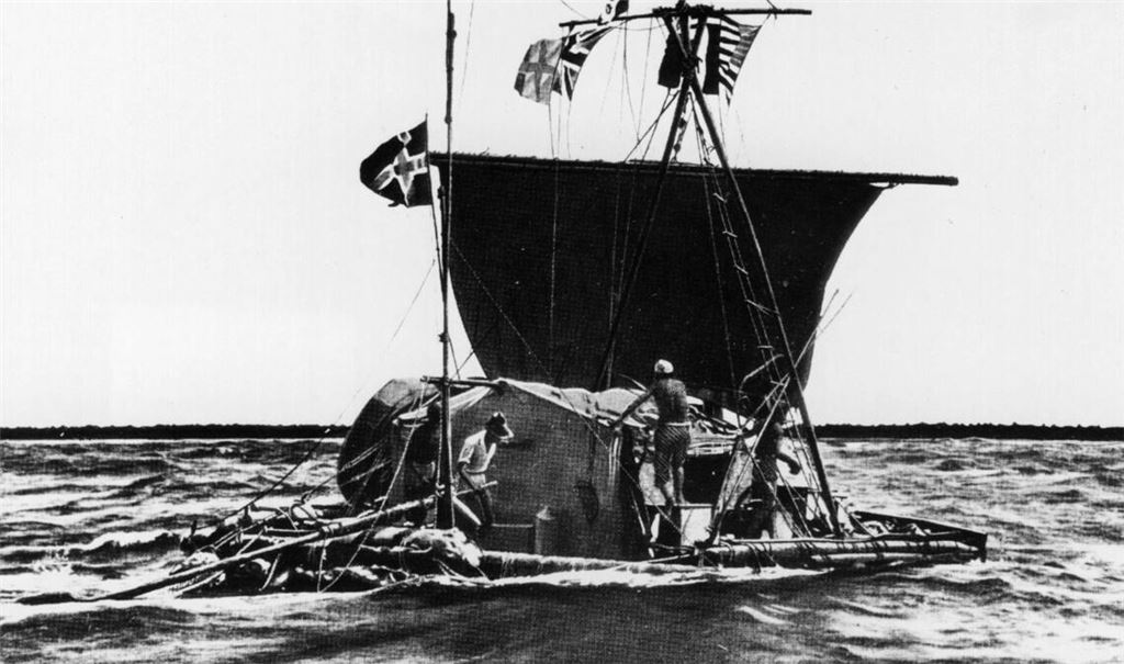 Thor Heyerdahl und fünf Crewmitglieder brechen mit dem aus Balsabaumstämmen gefertigten Floß „Kon-Tiki“ am 28. April 1947 vom peruanischen Hafen Callao bei Lima aus nach Polynesien auf.