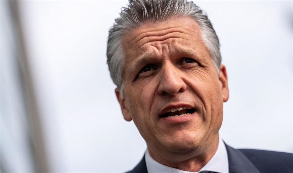 Thorsten Frei (CDU), Vorsitzender der CDU/CSU-Fraktion im Bundestag, kommt zur Sitzung des CDU Bundesvorstands am Konrad Adenauer Haus an. (zu dpa: «Unionsfraktionschef: Minderheitsregierung wäre Irrsinn»)