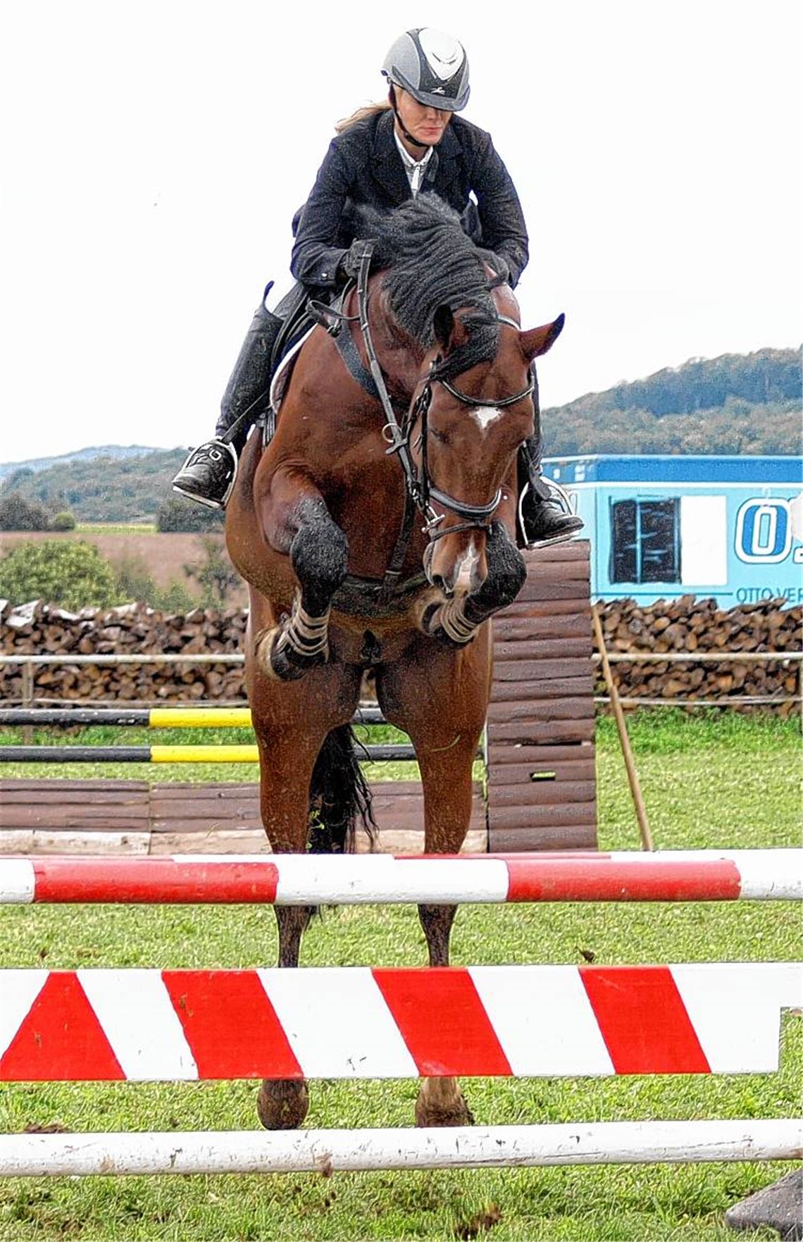 Tiefes Geläuf erschwert die Springwettbewerbe. Foto: Appich