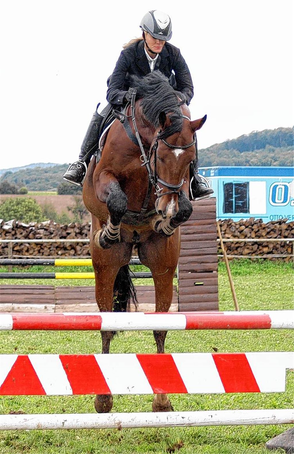 Tiefes Geläuf erschwert die Springwettbewerbe. Foto: Appich