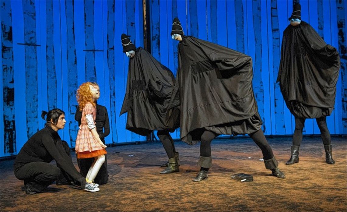 Tiffany macht den Räubern Feuer unter dem Allerwertesten.Foto: Andreas Zauner