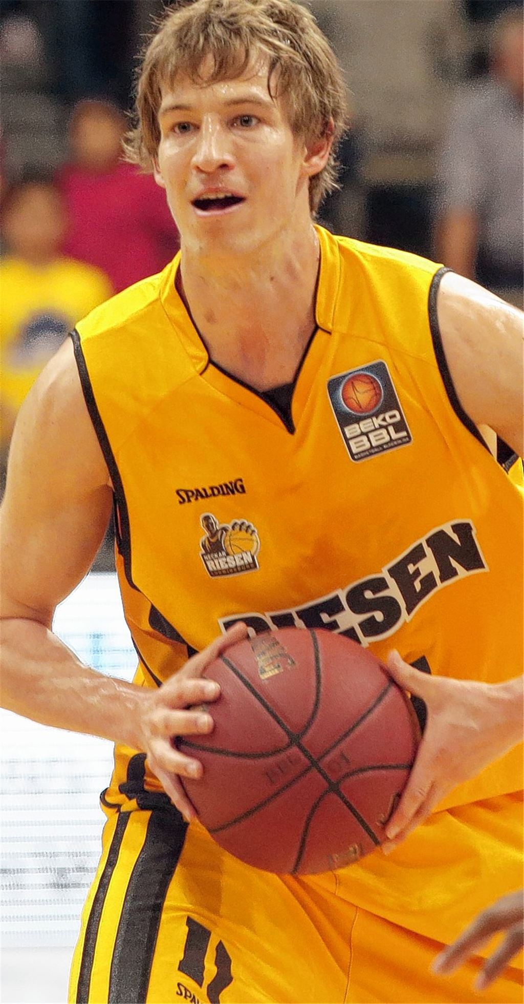 Tim Koch am Ball – das vermissten seine Fans zuletzt. In den drei Punktspielen seit dem Jahreswechsel wurde der Small Forward aus Dürrn noch nicht eingesetzt. Foto: Baumann