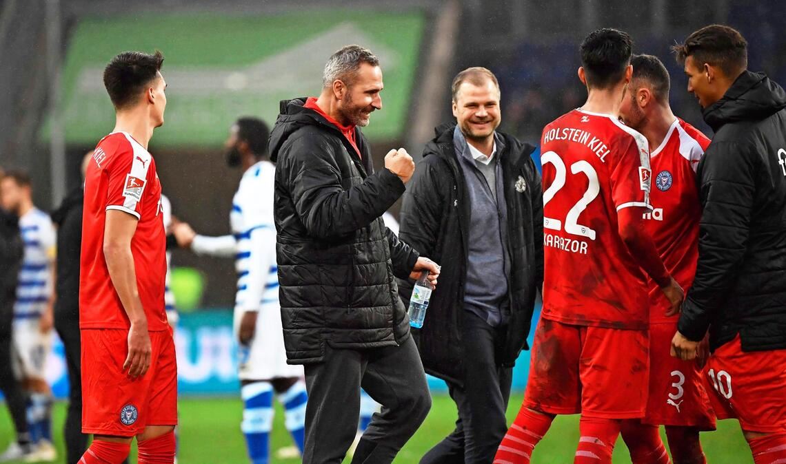 Tim Walter (2. v. li.) und Fabian Wohlgemuth (3. v. li.) kennen sich aus gemeinsamen Zeiten in Kiel. In unserer Bildergalerie schauen wir auf Walters Zeit beim VfB Stuttgart.