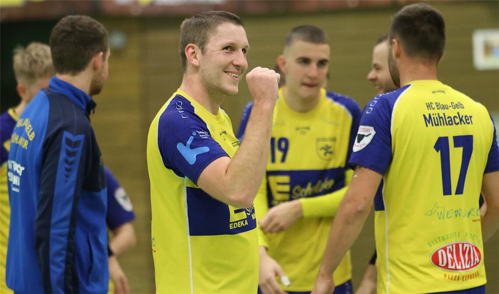 Timotheus Kuhs zeigt die Faust - mit 8 Treffern war er der erfolgreichste Schütze bei den Blau-Gelben.