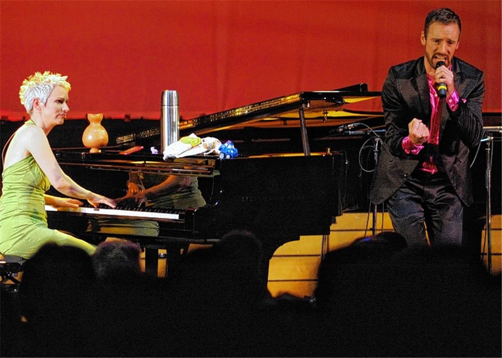 Tina Häussermann und Fabian Schläper befassen sich in ihrem Programm mit den Themen Partnerschaft und Liebe.