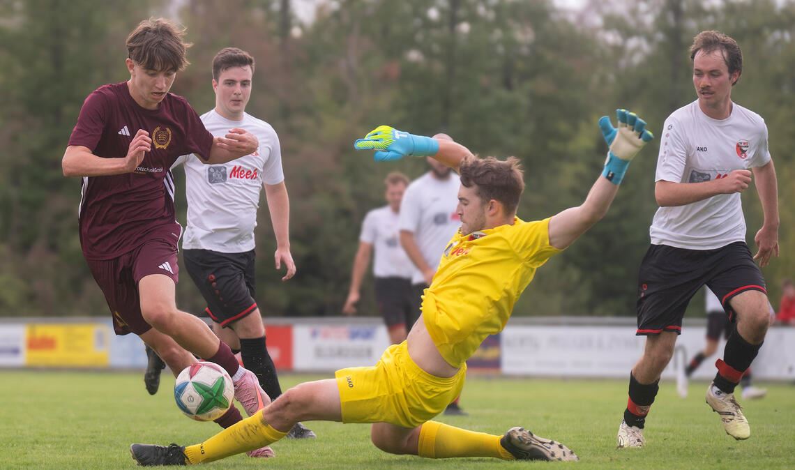 Tobias Kuhnle trickst nicht nur beim 3:0 die Gegner aus. Foto: Fotomoment