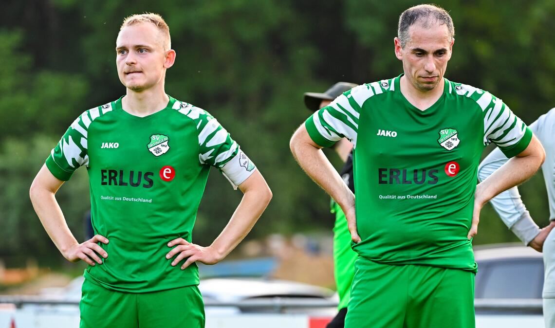 Tom Jäger (li.) und Benjamin Rapp sind nach dem Spiel mehr als enttäuscht. Das Aufstiegsfinale hätte auch anders ausgehen können. Fotos: Friopics/Silas Schüller
