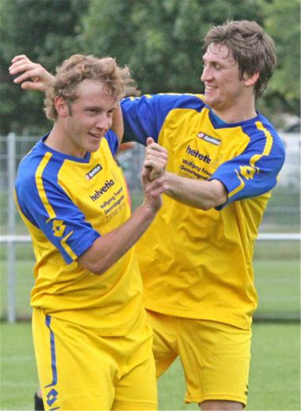 Tore wie am Fließband: Sören Christofori (li.) und Martin Maier jubeln. Foto: Eigner