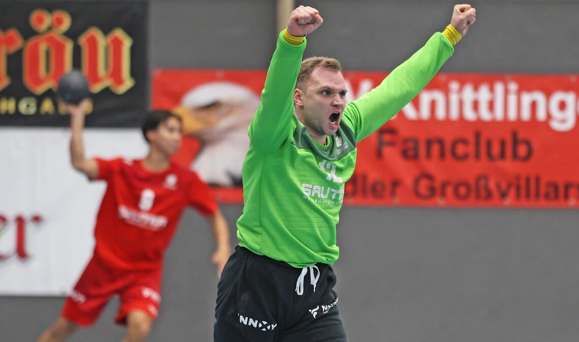 Torhüter Marius Gabel und der Handball-Oberligist TSV Knittlingen freuen sich über den zweiten Sieg in Folge.