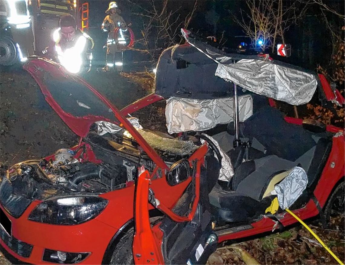 In Auto eingeklemmt: In Auto eingeklemmt: