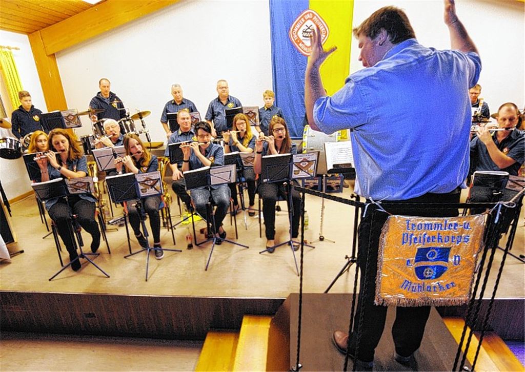 Neue Dirigentin für die Trommler und Pfeifer