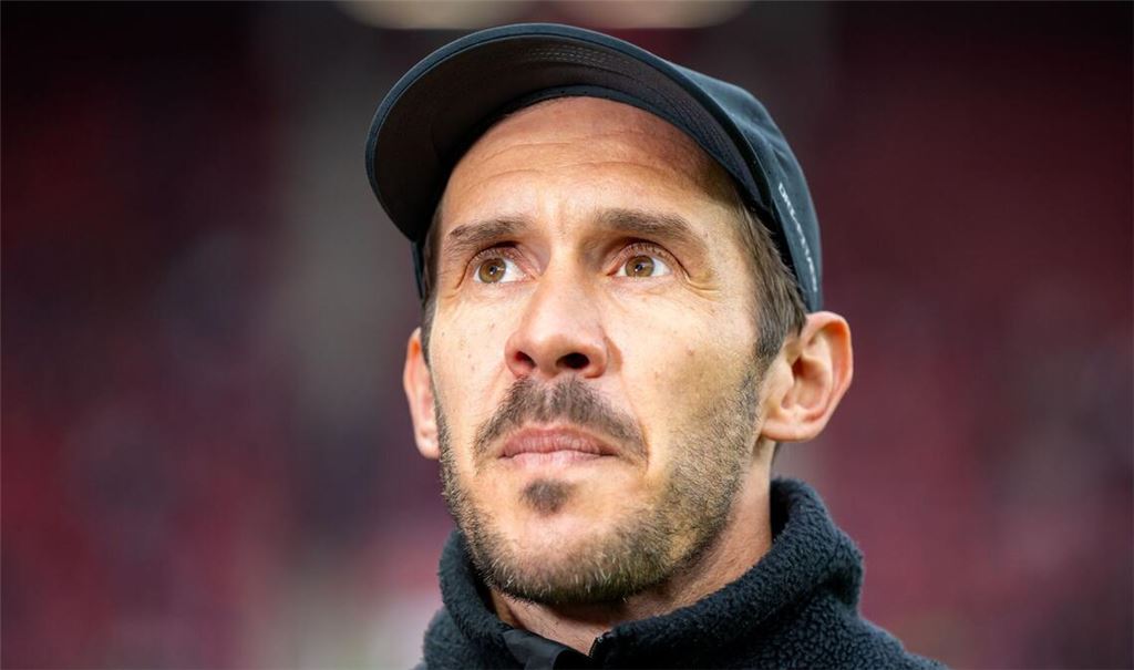 Trainer Julian Schuster (SC Freiburg) reagiert auf die Krebsdiagnose von Eren Dinkçis Freundin. (Archivbild)