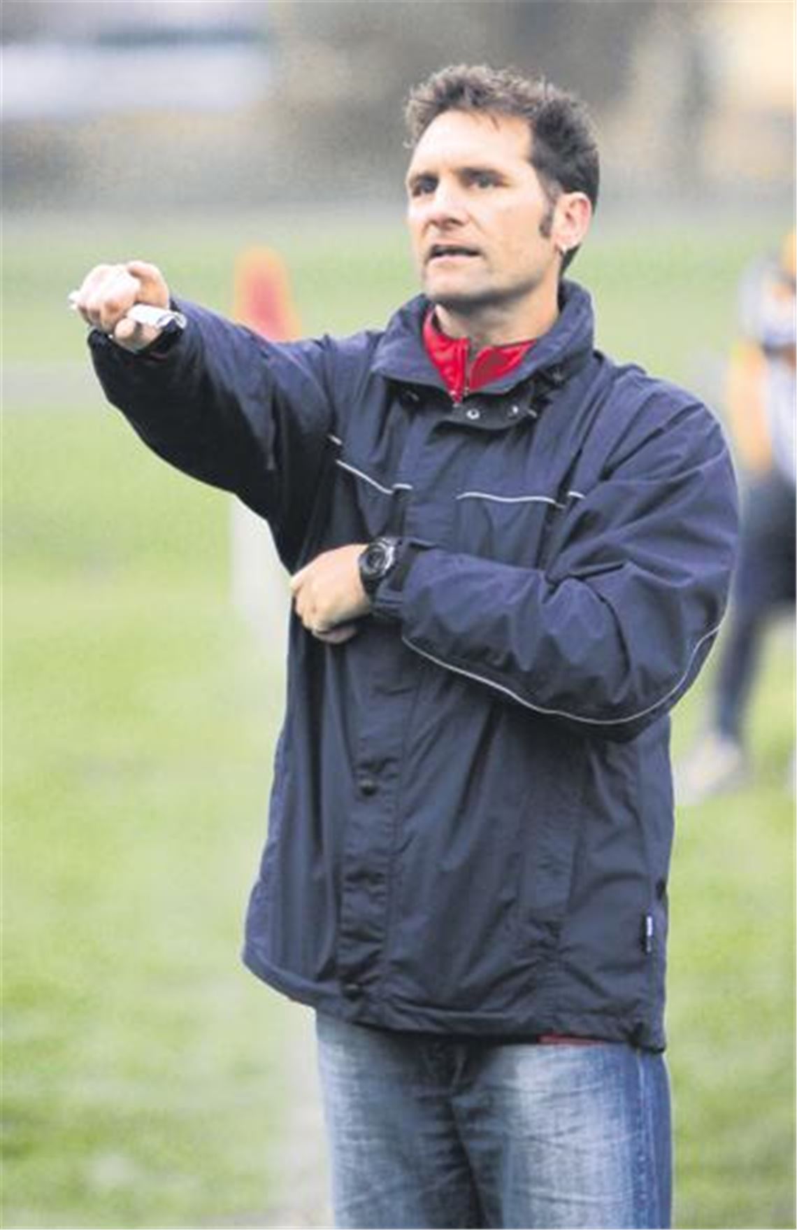 Trainer Lehmann zeigt es an: Aufwärts soll es gehen, aber von steil war nie die Rede. Foto: Eigner