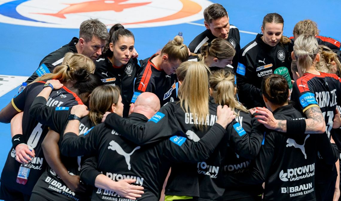 Trainer Markus Gaugisch hofft mit seiner Mannschaft auf ein gutes Abschneiden bei der Handball-Europameisterschaft.