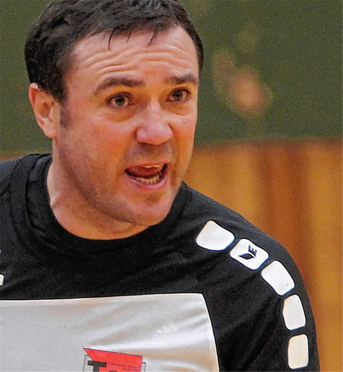 Trainer und Ex-Weltmeister Andrej Klimovets bestreitet mit seiner Mannschaft in dieser Woche zwei Testspiele in eigener Halle. Foto: Rubner