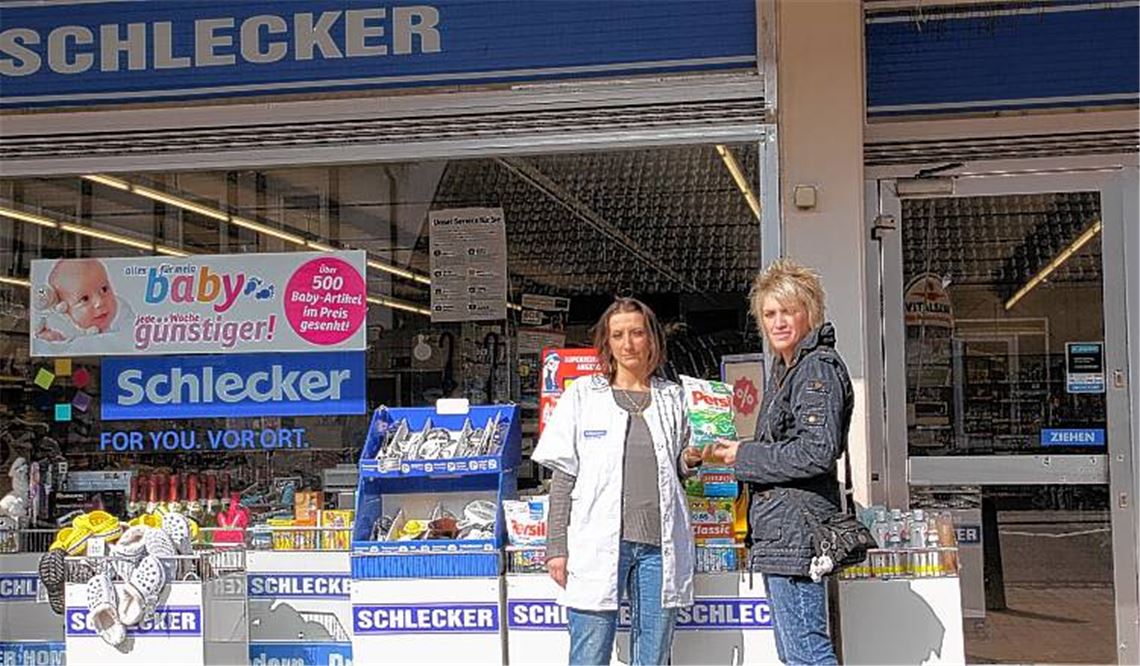 Traurige Mienen bei Mitarbeitern und Kunden: Die 1987 eröffnete Schlecker-Filiale an der Maulbronner Straße in Ötisheim schließt Ende nächster Woche ihre Pforten.