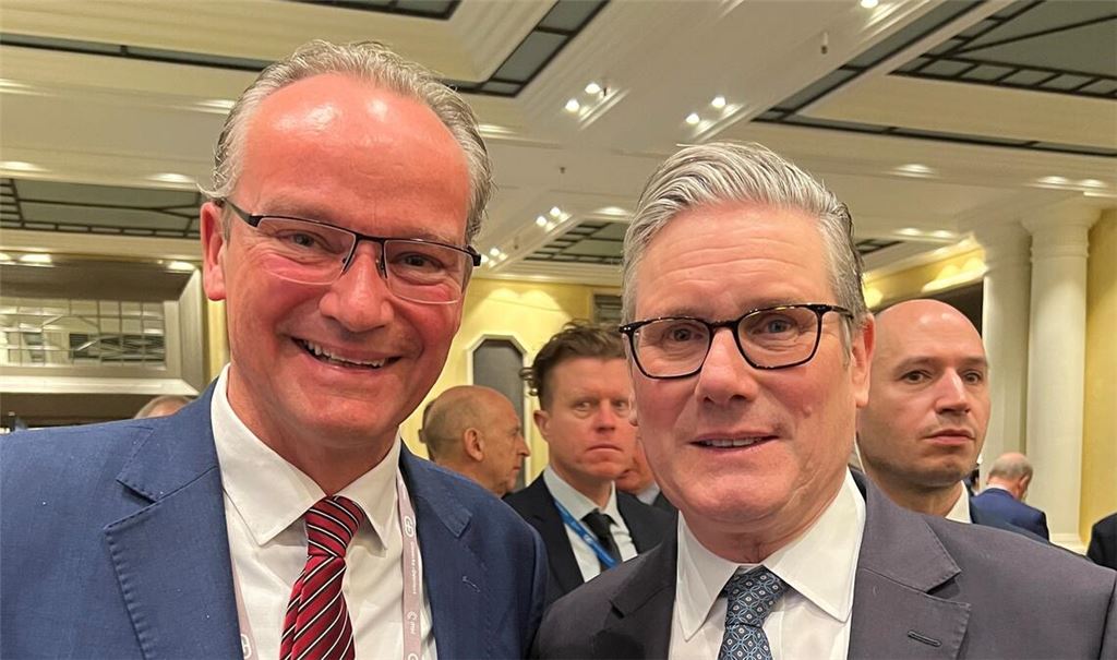 Treffen am Rande der Sicherheitskonferenz: Gunther Krichbaum (li.) mit dem britischen Premier Keir Starmer. Foto: Büro Krichbaum